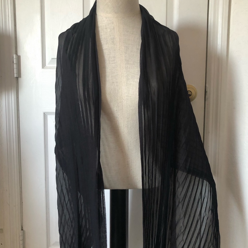 Cejon Black Accordion Scarf - Picture 4 of 8